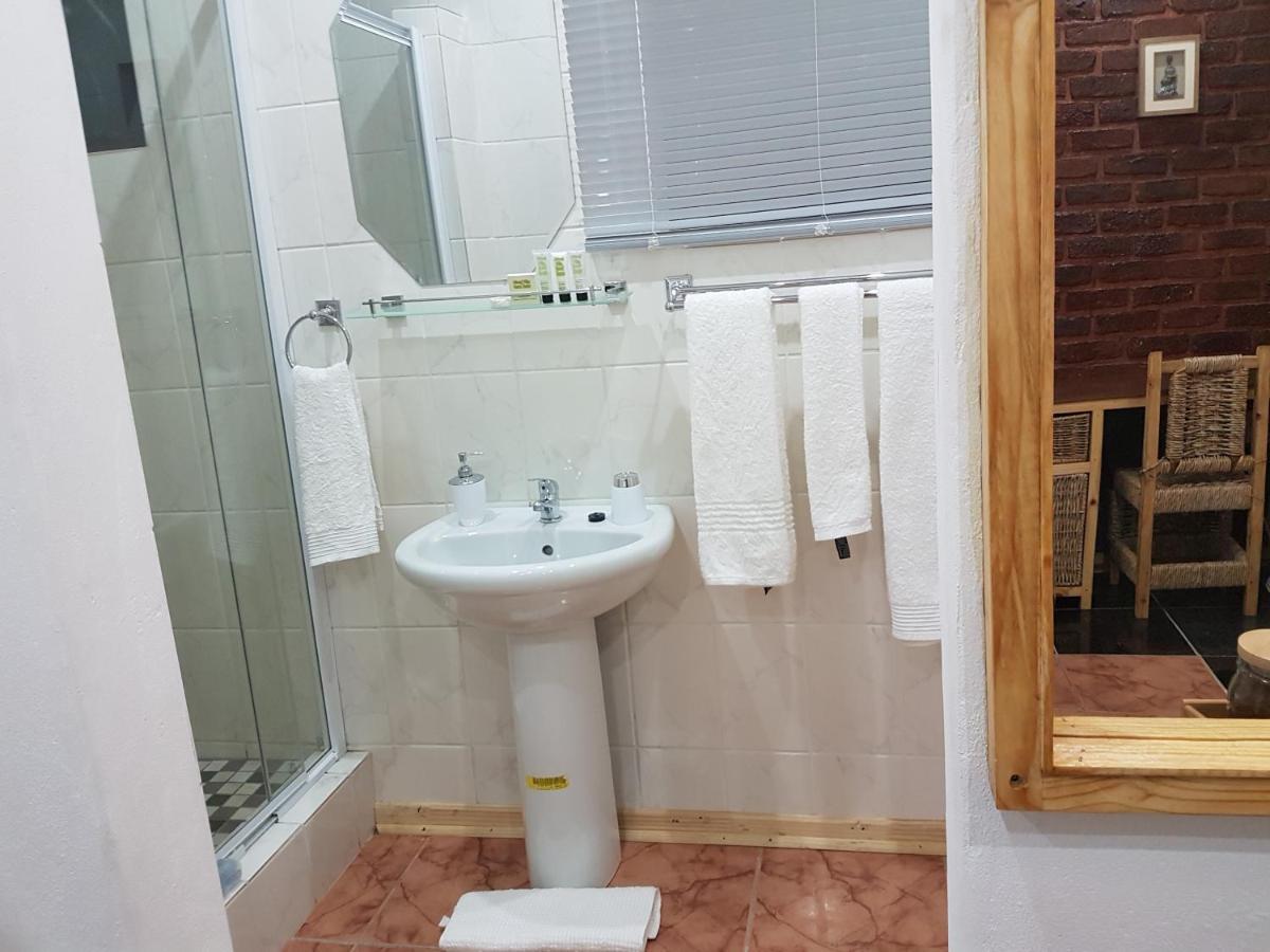 Aliwal Villa Guest Lodge Kültér fotó