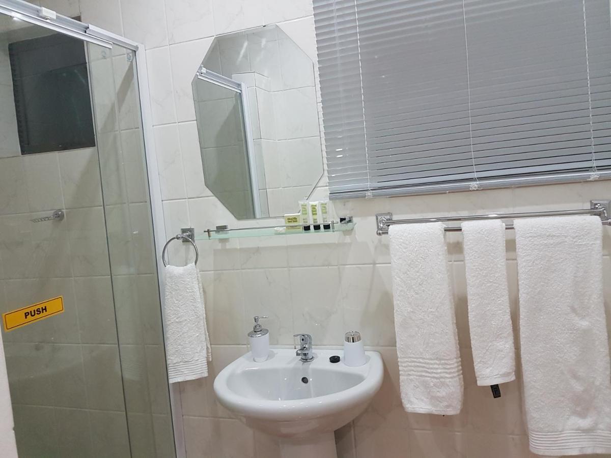 Aliwal Villa Guest Lodge Kültér fotó